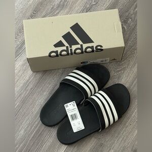 ⭐️ Adidas Adilette Comfort Slides — Unisex — Men’s 11 / Women’s 12 — EUC ⭐️